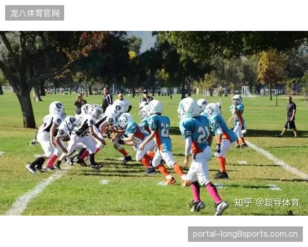 如何平衡现场观众与远程观众在画面信息获取上的巨大差异和体验鸿沟？